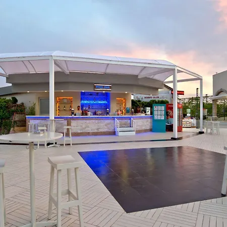 Hotel Suntopia Tropical